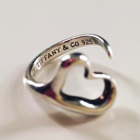 Rare and Retired Elsa Peretti Tiffany & Co. Open Heart Ring Sterling Silver Sz 6 - Picture 6 of 7